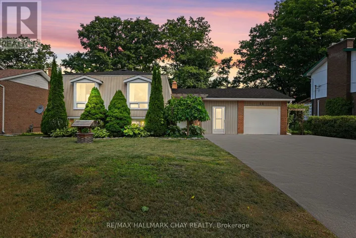 15 VIEL STREET, Penetanguishene, Ontario L9M1H8