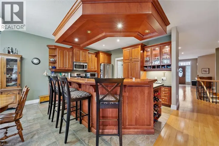 285 DEER RIDGE Drive, Kitchener, Ontario N2P2K6