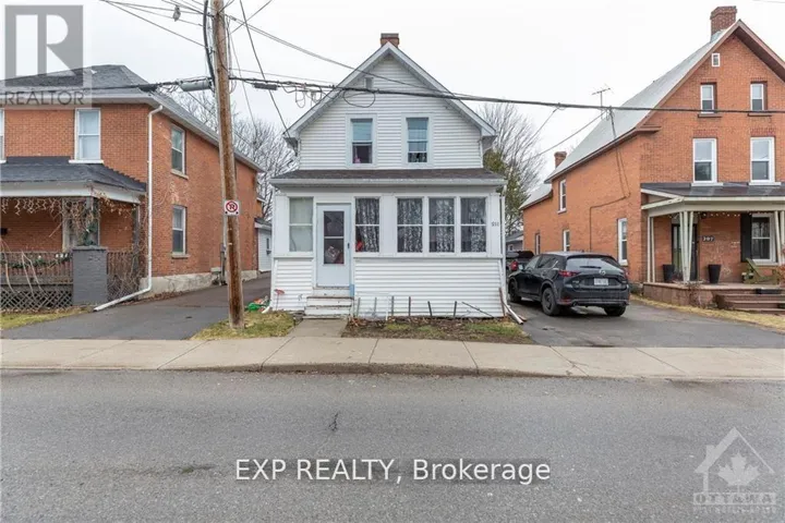 B - 211 HARRIET STREET, Arnprior, Ontario K7S2T2