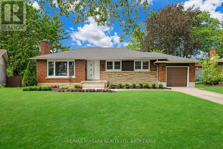 10 WEST HAMPTON ROAD, St. Catharines (Glendale/Glenridge), Ontario L2T3E5