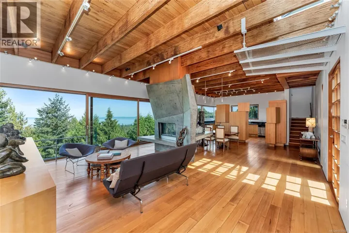 8909 Park Pacific Terr, North Saanich, British Columbia V8L5B1