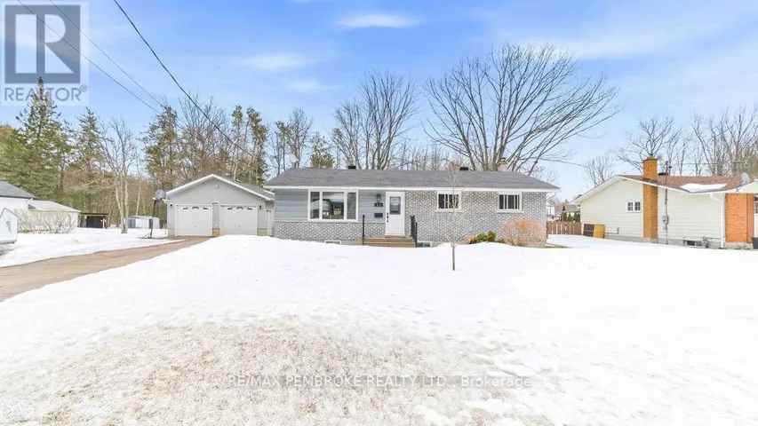 52 LAURENTIAN DRIVE, Petawawa, Ontario K8H2M3