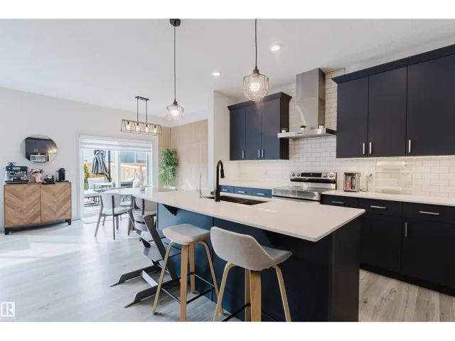 9914 225A ST NW, Edmonton, Alberta T5T7R7