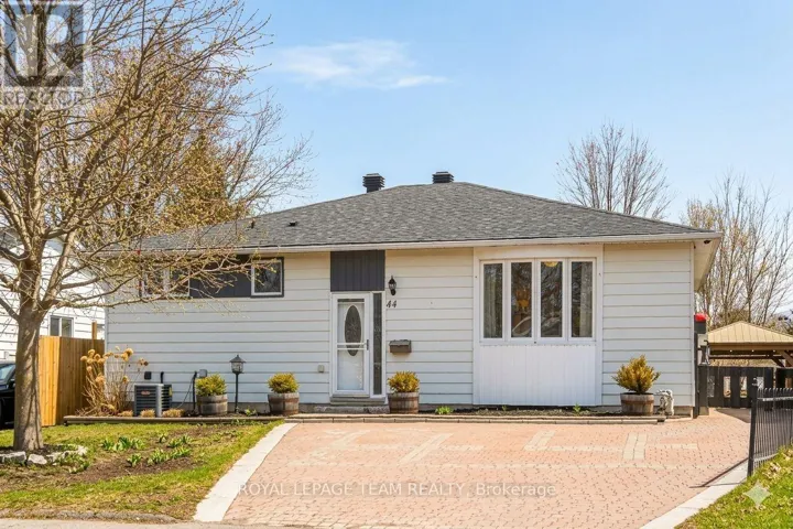 44 BALLANTRAE WAY, Ottawa, Ontario K2L1N5
