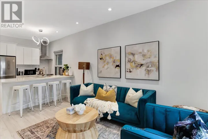 MAIN FL - 138 BOOTH AVENUE, Toronto (South Riverdale), Ontario M4M2M4