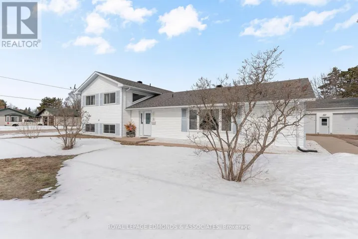 31 SILKE DRIVE, Petawawa, Ontario K8H2L3