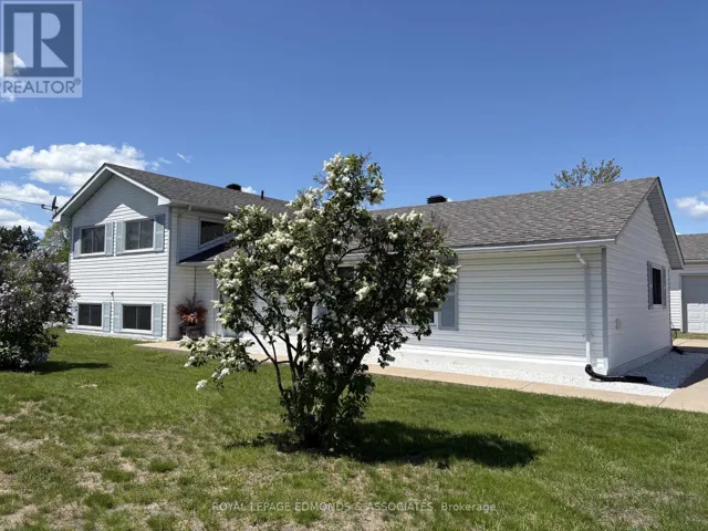 31 SILKE DRIVE, Petawawa, Ontario K8H2L3