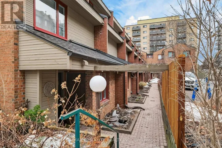 2 - 125 SPRINGFIELD ROAD, Ottawa, Ontario K1M1C5