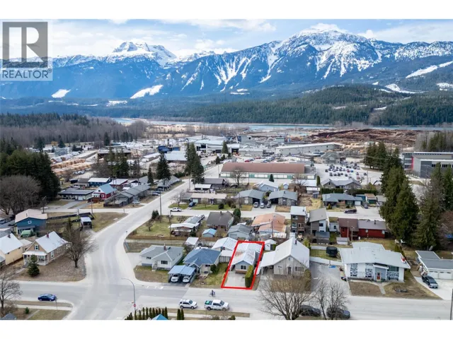 509 Eighth Street E, Revelstoke, British Columbia V0E2S0