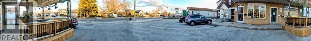 347 LANCASTER Street W, Kitchener, Ontario N2H4H4