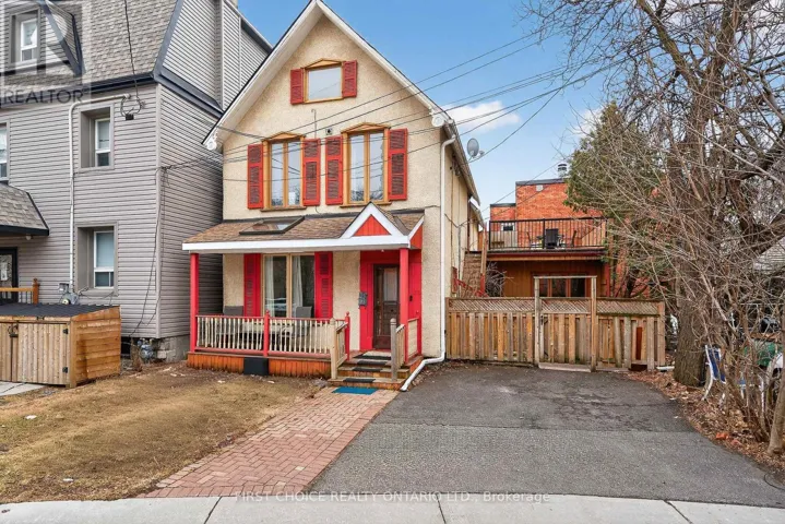 34 GILMOUR STREET, Ottawa, Ontario K2P0N3