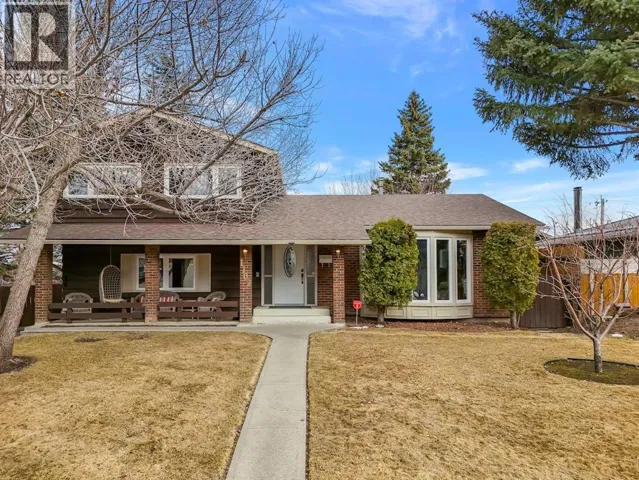 1102 Lake Christina Way SE, Calgary, Alberta T2J2R3