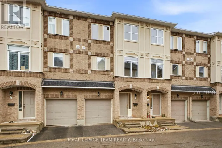 5 ISLAND CREEK PRIVATE, Ottawa, Ontario K1Z1C5