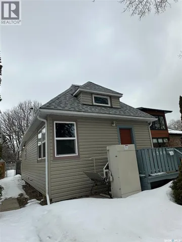 1209 K AVENUE S, Saskatoon, Saskatchewan S7M2G6