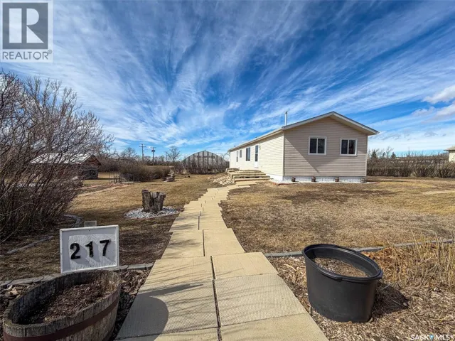 213 - 217 2nd STREET W, Climax, Saskatchewan S0N0N0