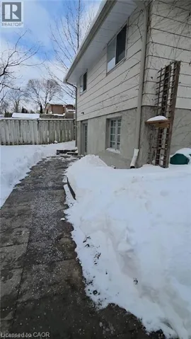 43 SOUTHWOOD Drive Unit# 2, Kitchener, Ontario N2E2E6