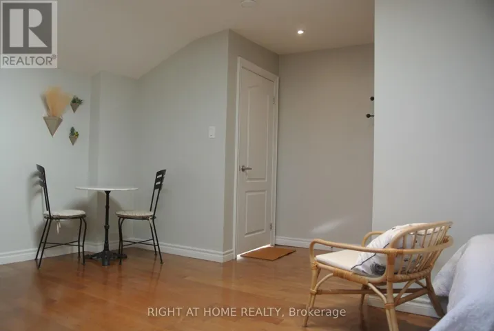1088 PEARSON DRIVE, Oakville (CP College Park), Ontario L6H2A8