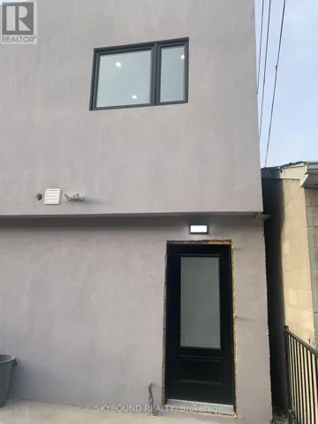 REAR SECOND - 98 MILLICENT STREET, Toronto (Dovercourt-Wallace Emerson-Junction), Ontario M6H1W4