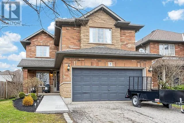 7 ETHERINGTON CRESCENT, Hamilton (Binbrook), Ontario L0R1C0