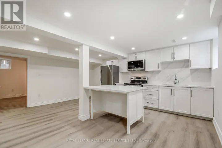 LOWER - 277 MISSISSAGA STREET, Oakville (BR Bronte), Ontario L6L6J8