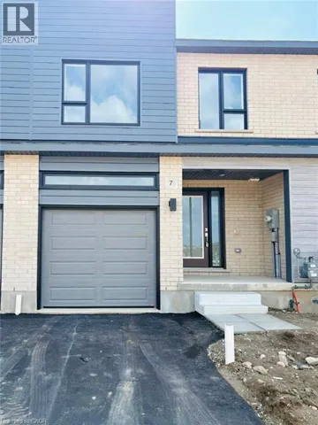 7 PIN OAK Common, Cambridge, Ontario N1S0G3