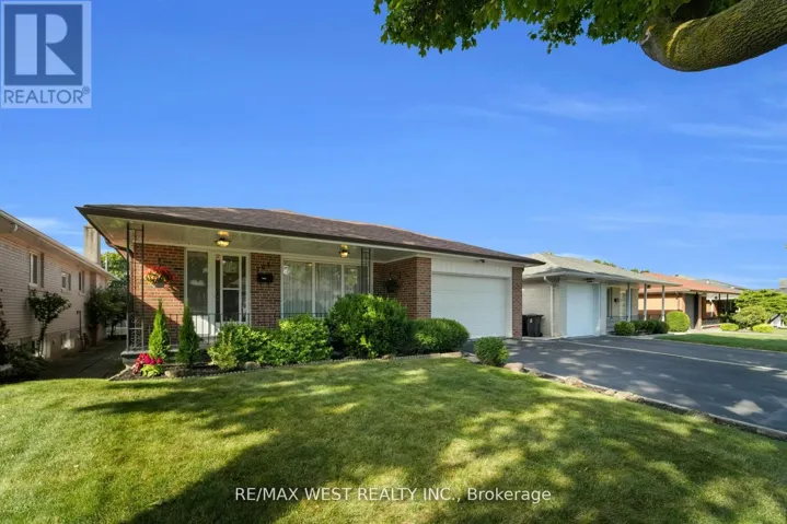 304 LA ROSE AVENUE, Toronto (Willowridge-Martingrove-Richview), Ontario M9P1B9