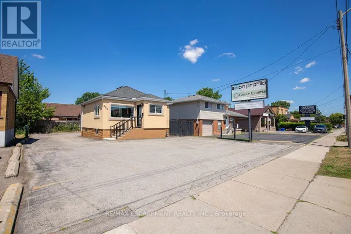 664 UPPER JAMES STREET, Hamilton (Bonnington), Ontario L9C2Z3