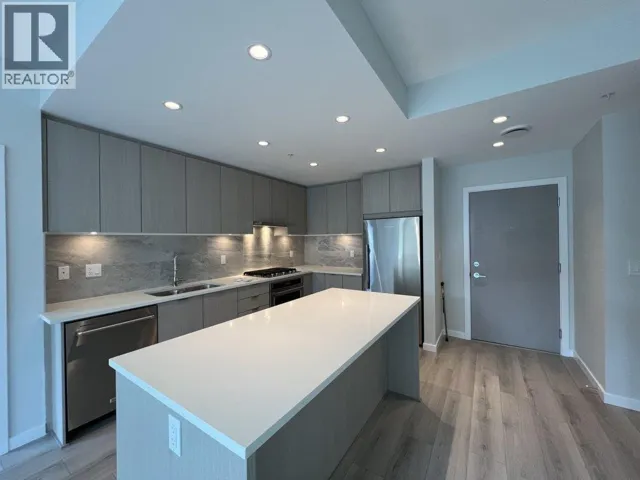 610 625 COTTONWOOD AVENUE, Coquitlam, British Columbia V3J2S5