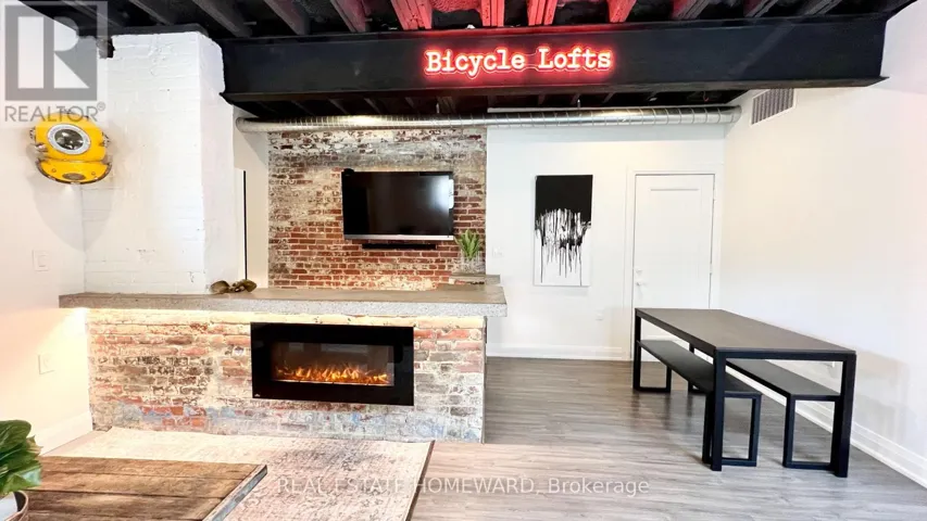 1233 DUNDAS STREET E, Toronto (South Riverdale), Ontario M4M1S4