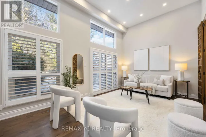 118 TANGLE BRIARWAY, Toronto (Bayview Village), Ontario M2J2M4