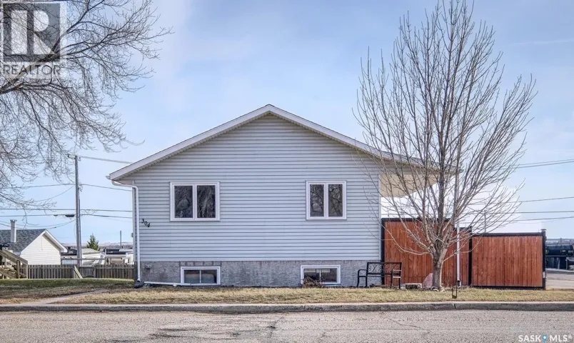 304 2nd AVENUE E, Biggar, Saskatchewan S0K0M0