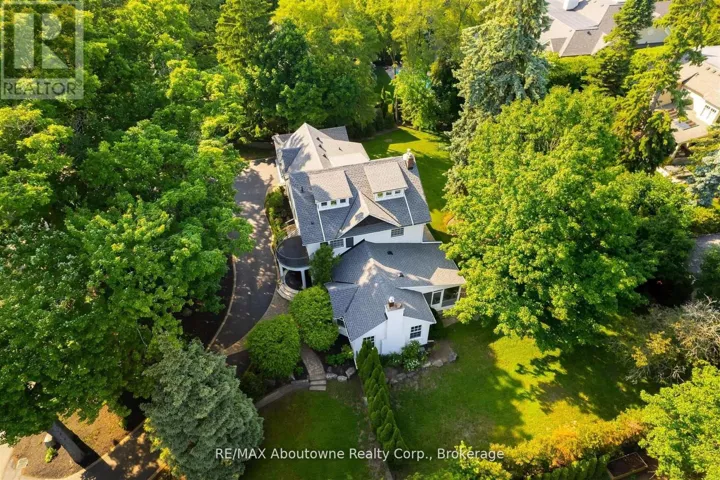 317 GLOUCESTER AVENUE, Oakville (OO Old Oakville), Ontario L6J3W8