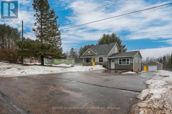 80 PARADISE ROAD, South Algonquin, Ontario K0J2M0