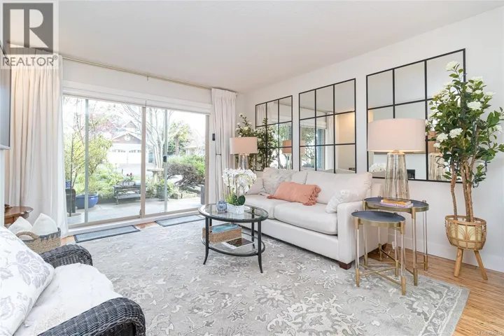101 2427 Amherst Ave, Sidney, British Columbia V8L2H1