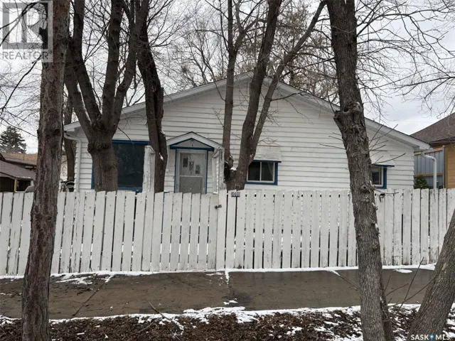 1088 Wolfe AVENUE, Moose Jaw, Saskatchewan S6H1J7