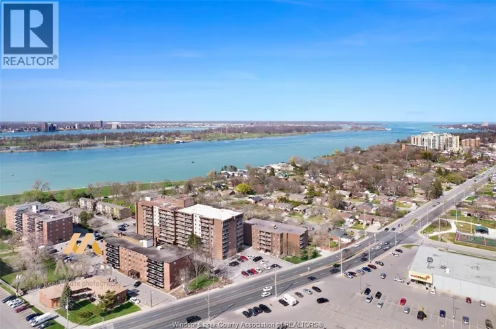 3936 WYANDOTTE STREET Unit# 211, Windsor, Ontario N8Y4V1