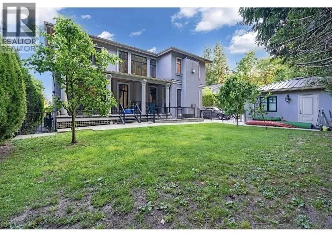 8200 GOVERNMENT ROAD, Burnaby, British Columbia V5A2E4