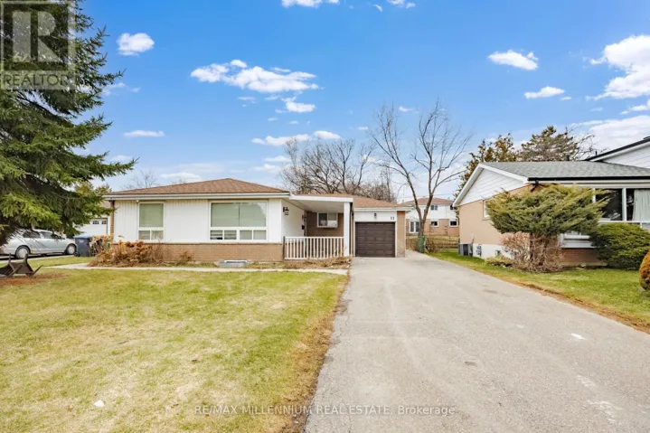 11 BEECHWOOD CRESCENT, Brampton (Avondale), Ontario L6T1X9