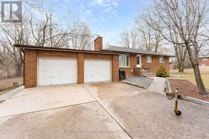 34 DALGLEISH AVENUE, Kingston (Kingston East (Incl Barret Crt)), Ontario K7L5H6