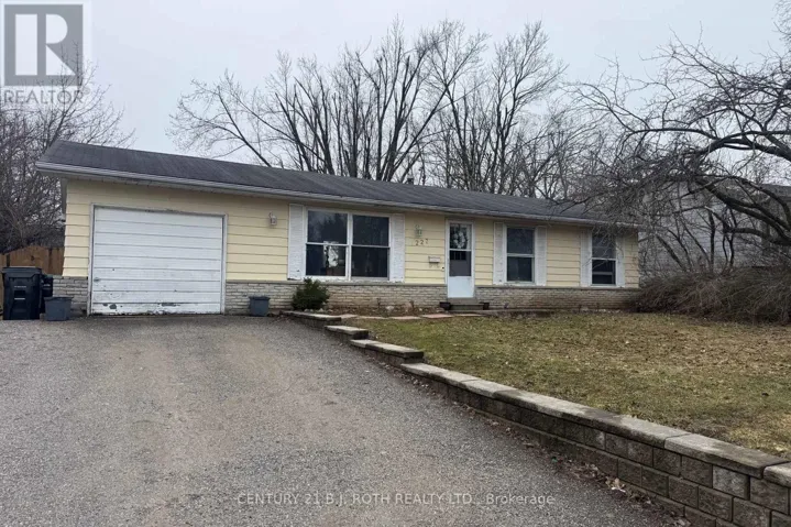 227 PINE DRIVE, Barrie (Bayshore), Ontario L4N4H6