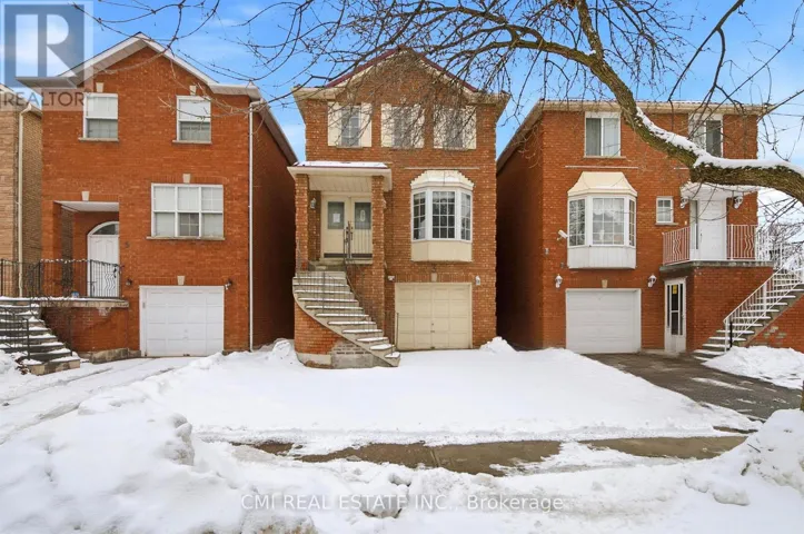 3 FOREST POINT DRIVE, Toronto (Mount Dennis), Ontario M6M5E8
