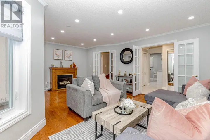 194 PRESSED BRICK DRIVE, Brampton (Brampton North), Ontario L6V4K7