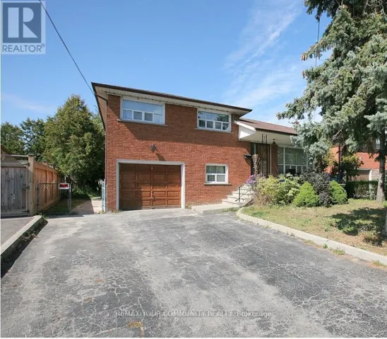 8 STANWOOD CRESCENT, Toronto (Humbermede), Ontario M9M1Z9