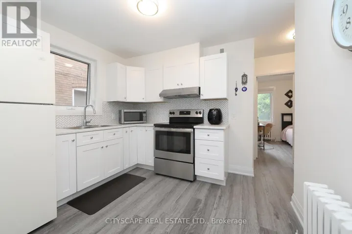 MAIN - 459 HOPEWELL AVENUE, Toronto (Briar Hill-Belgravia), Ontario M6E2S4