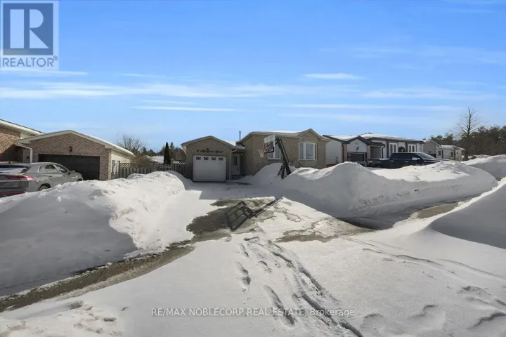 6 MCQUEEN STREET, Essa (Angus), Ontario L0M1B0