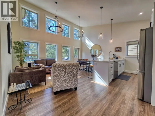 4926 TIMBER RIDGE Road Unit# 32, Windermere, British Columbia V0A1K3