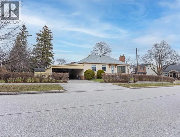 1 SNARESBROOK Drive, Toronto, Ontario M9W2N5