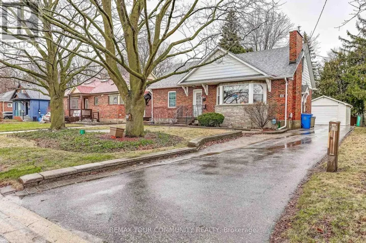 30 DUNNING AVENUE, Aurora (Aurora Village), Ontario L4G6H7