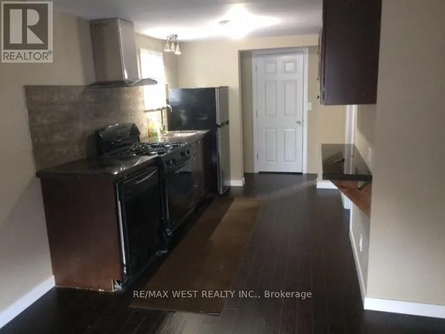 MAIN - 44 BEECHWOOD AVENUE, Toronto (Rockcliffe-Smythe), Ontario M2L1J3