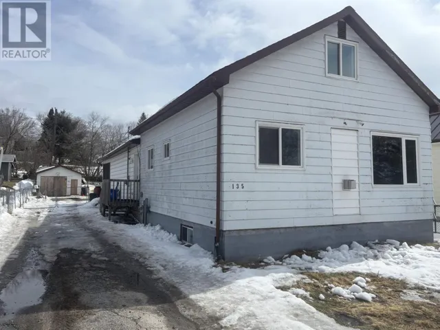 135 REGINA AVE, KENORA, Ontario P9N2Z8